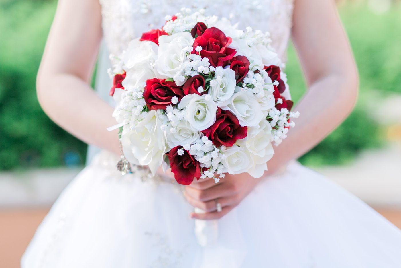 Red and white rose bouquet 