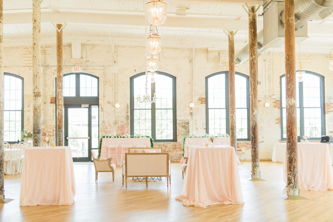 Cedar Room reception photo with blush and gold details 