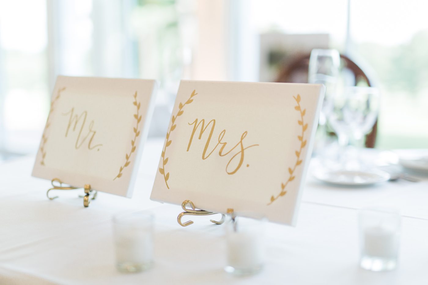 Calligraphy mr and mrs table sign for sweetheart table