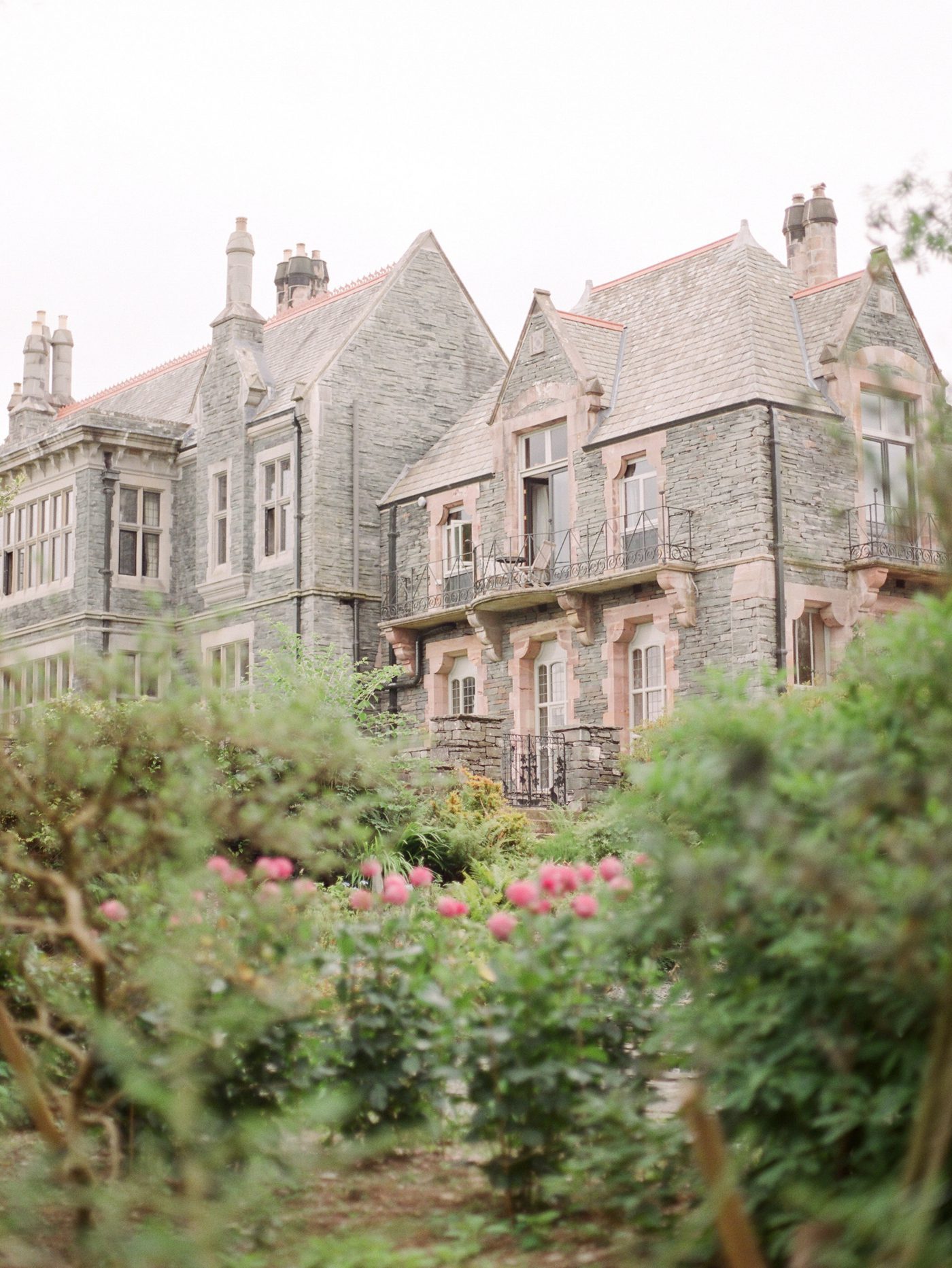 lingholm-estate-wedding-photographer-england-0001