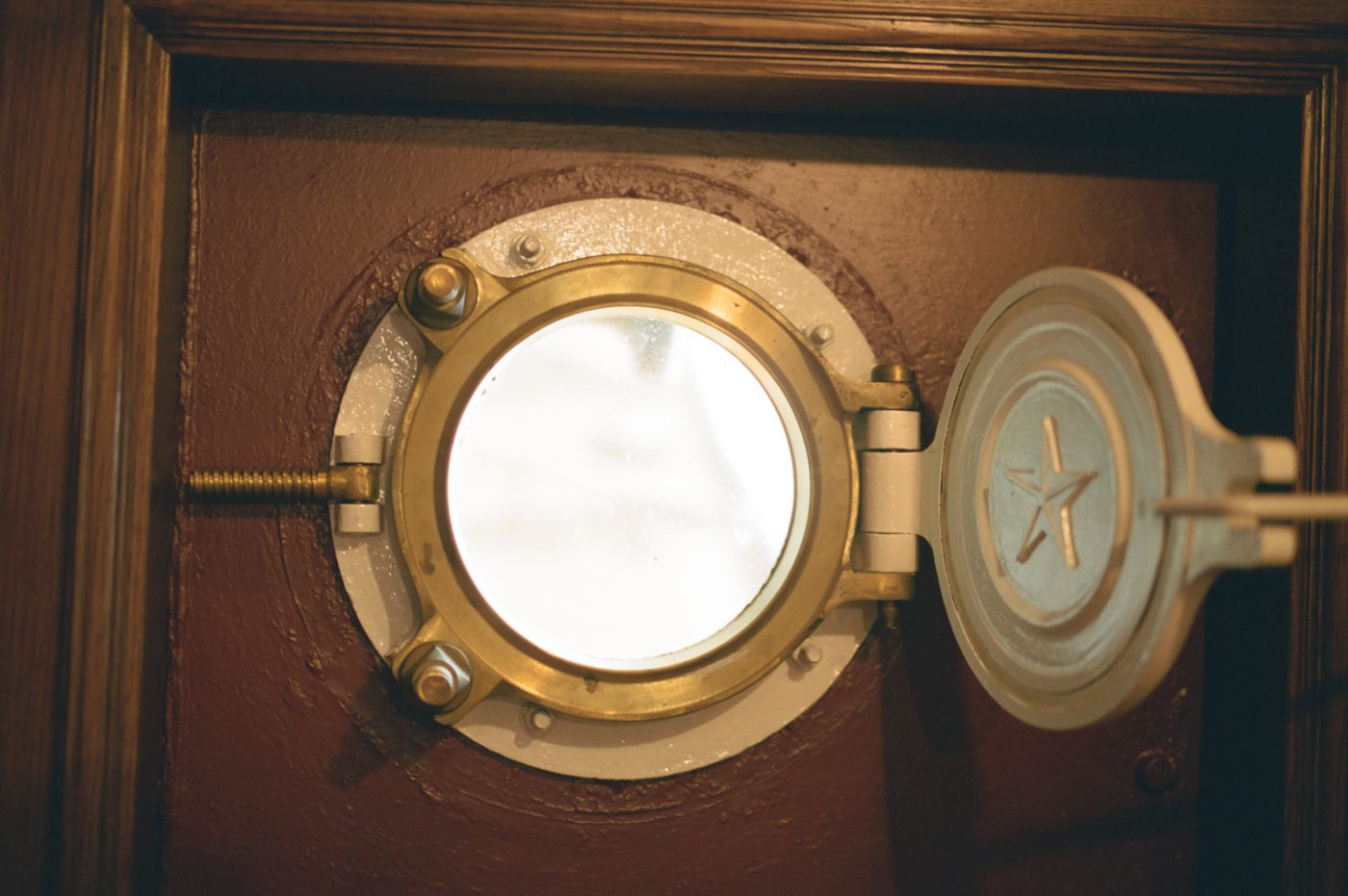 Port hole on the Nomadic 