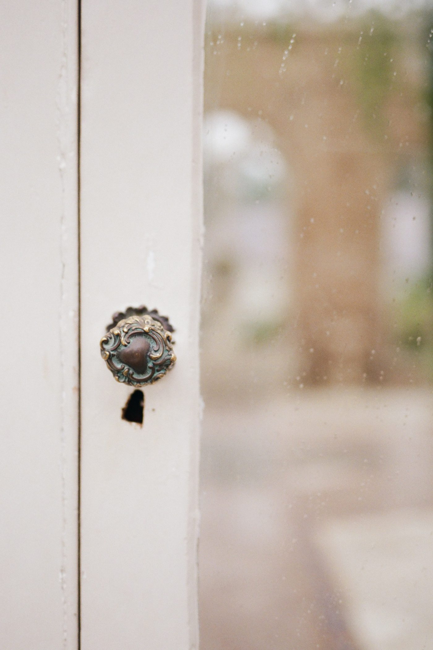 Antique door knob on at an Irish manor house 
