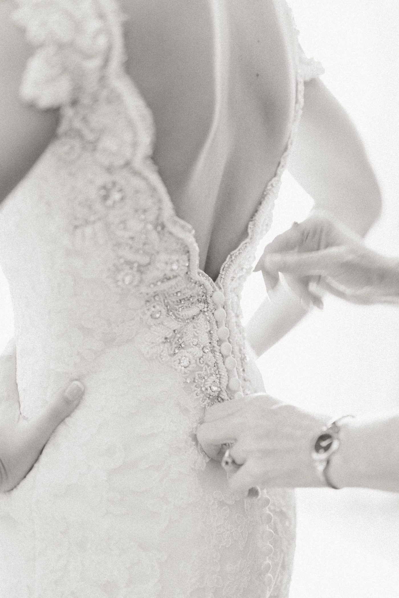 Bride getting ready | Vinoy renaissance wedding photos | St Petersburg FL wedding photographersCatherine Ann Photography