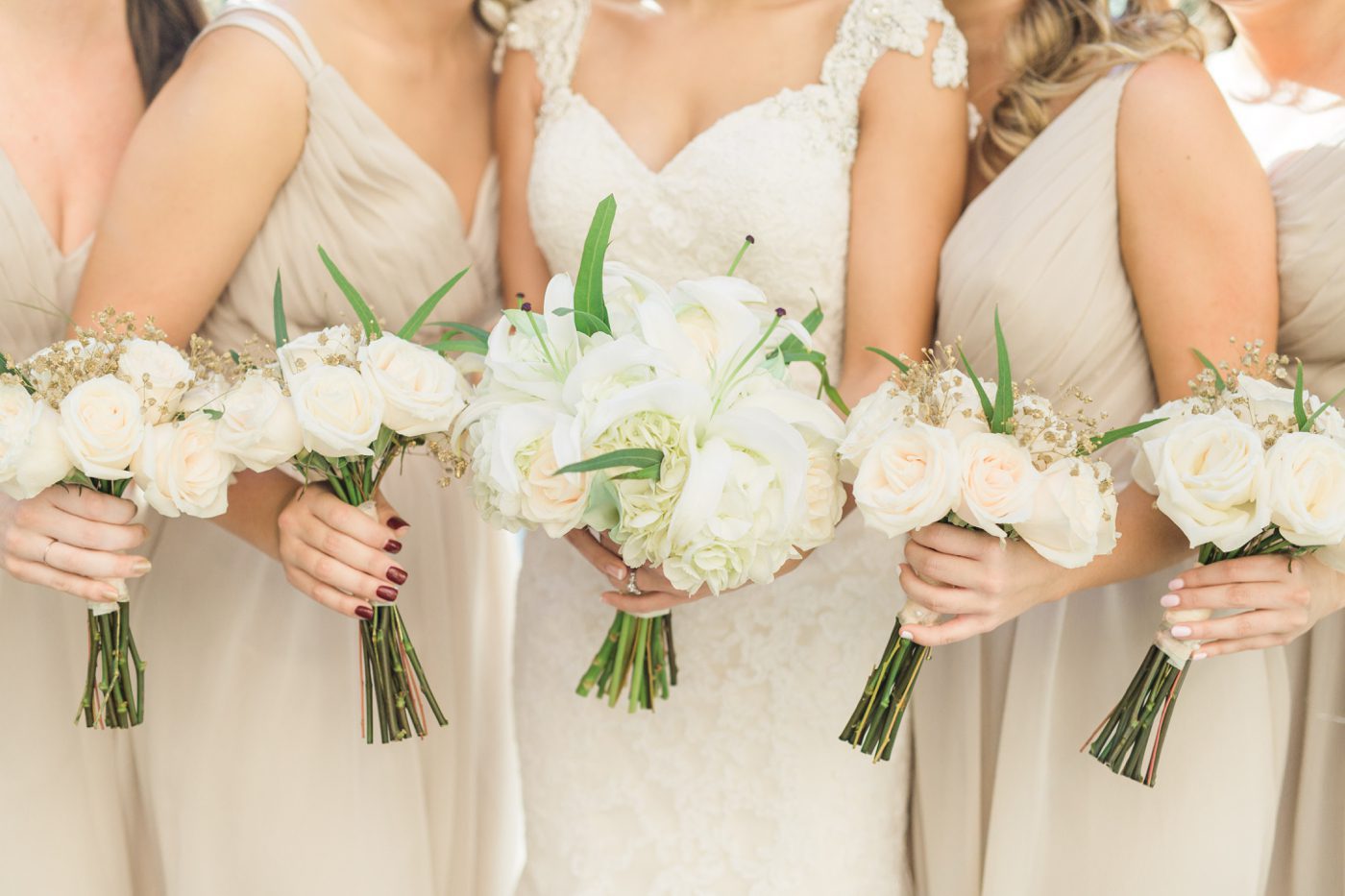 White wedding bouquets with lillies from DDs florals | Vinoy renaissance wedding photos | St Petersburg FL wedding photographersCatherine Ann Photography