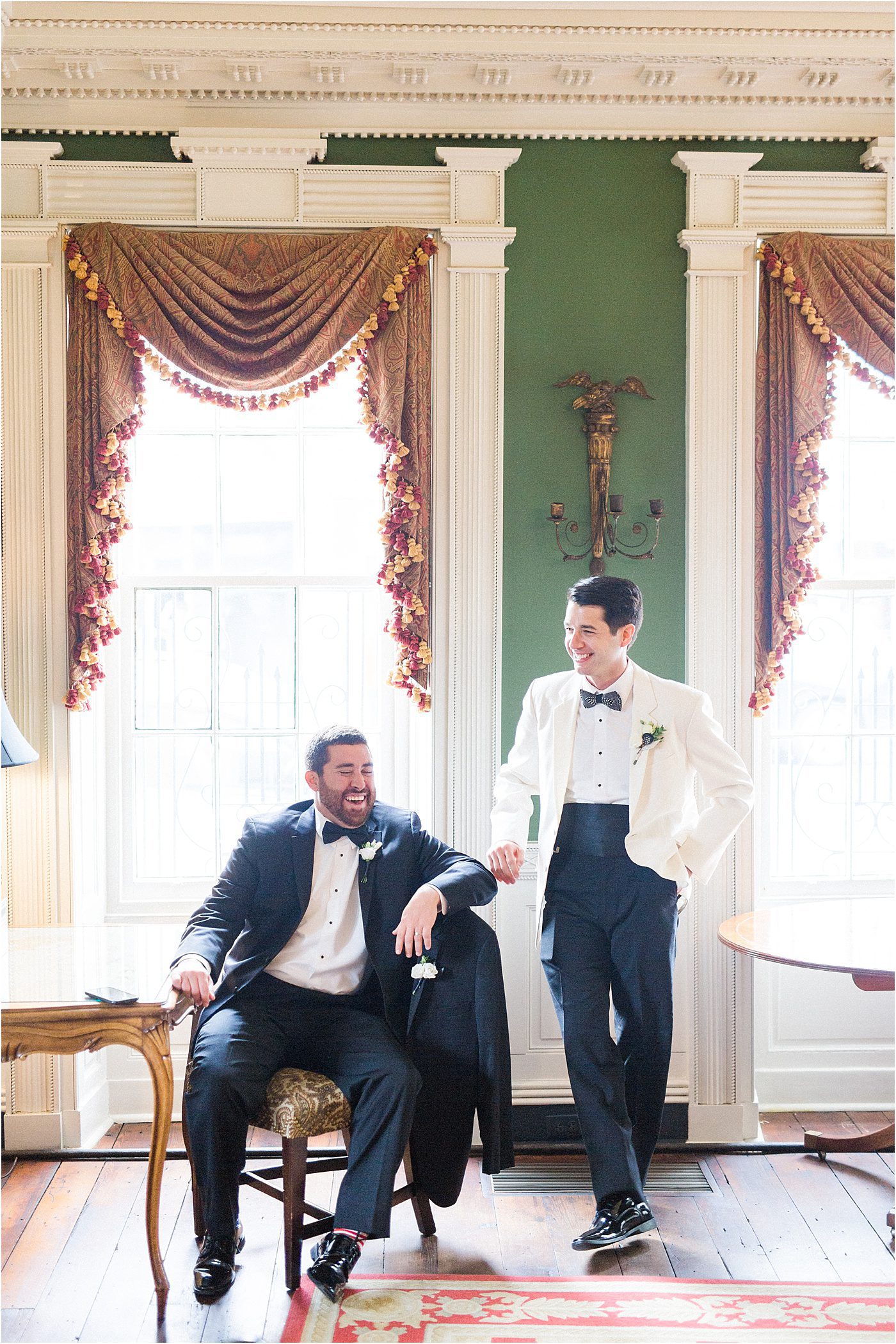 A Navy and Gold William Aiken House Wedding | Charleston Wedding Photographer | Catherine Ann Photography