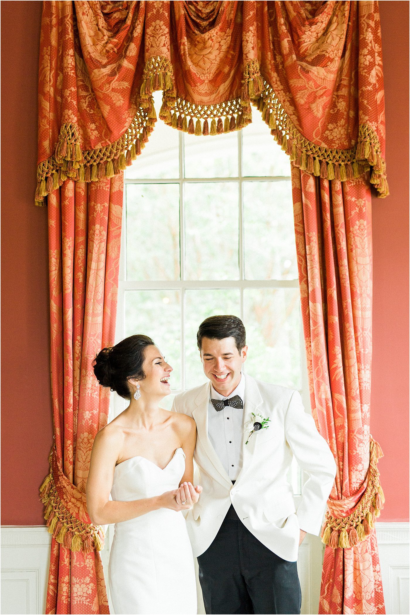 A Navy and Gold William Aiken House Wedding | Charleston Wedding Photographer | Catherine Ann Photography