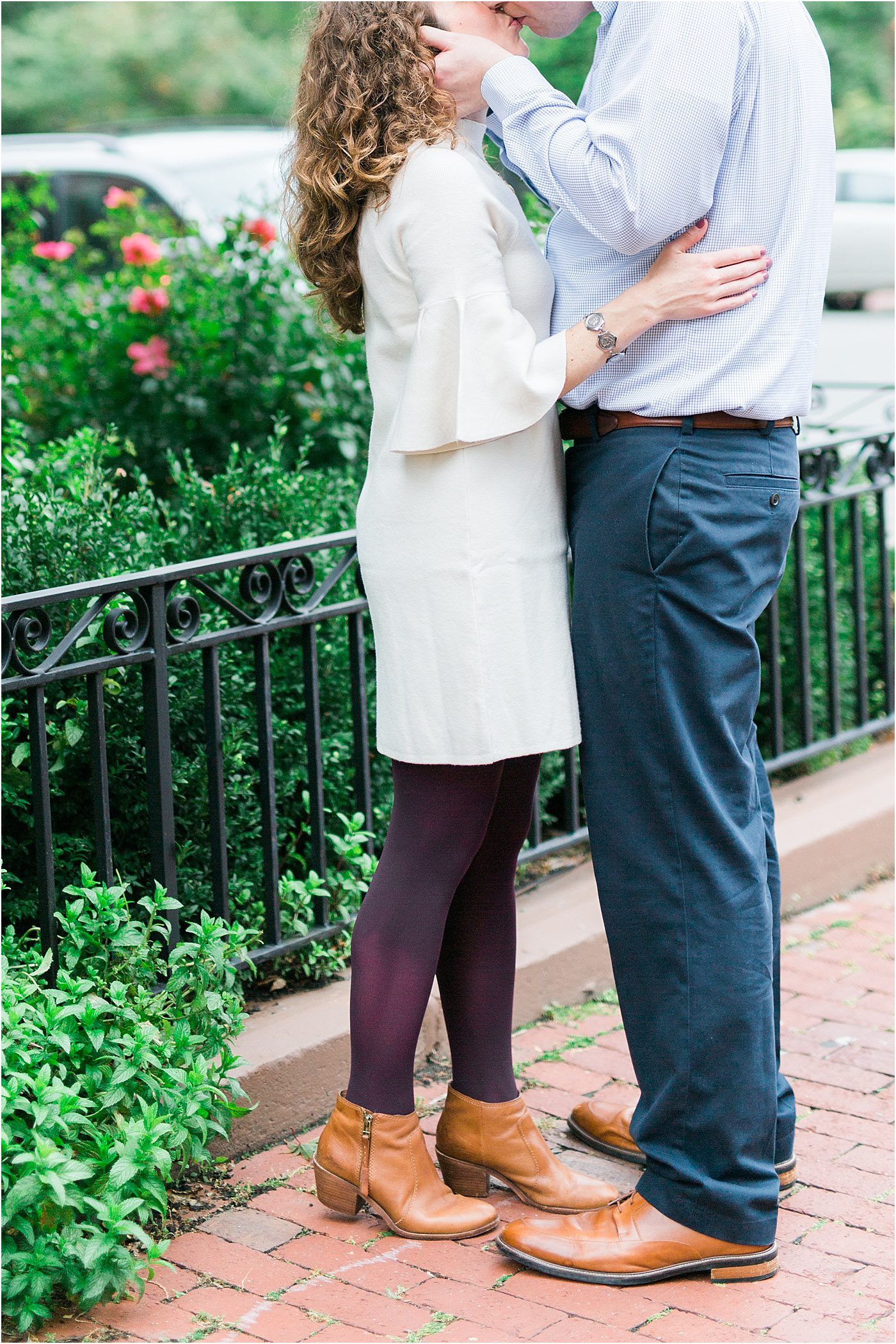 Couple kissing Boston public gardens | Catherine Ann Photography