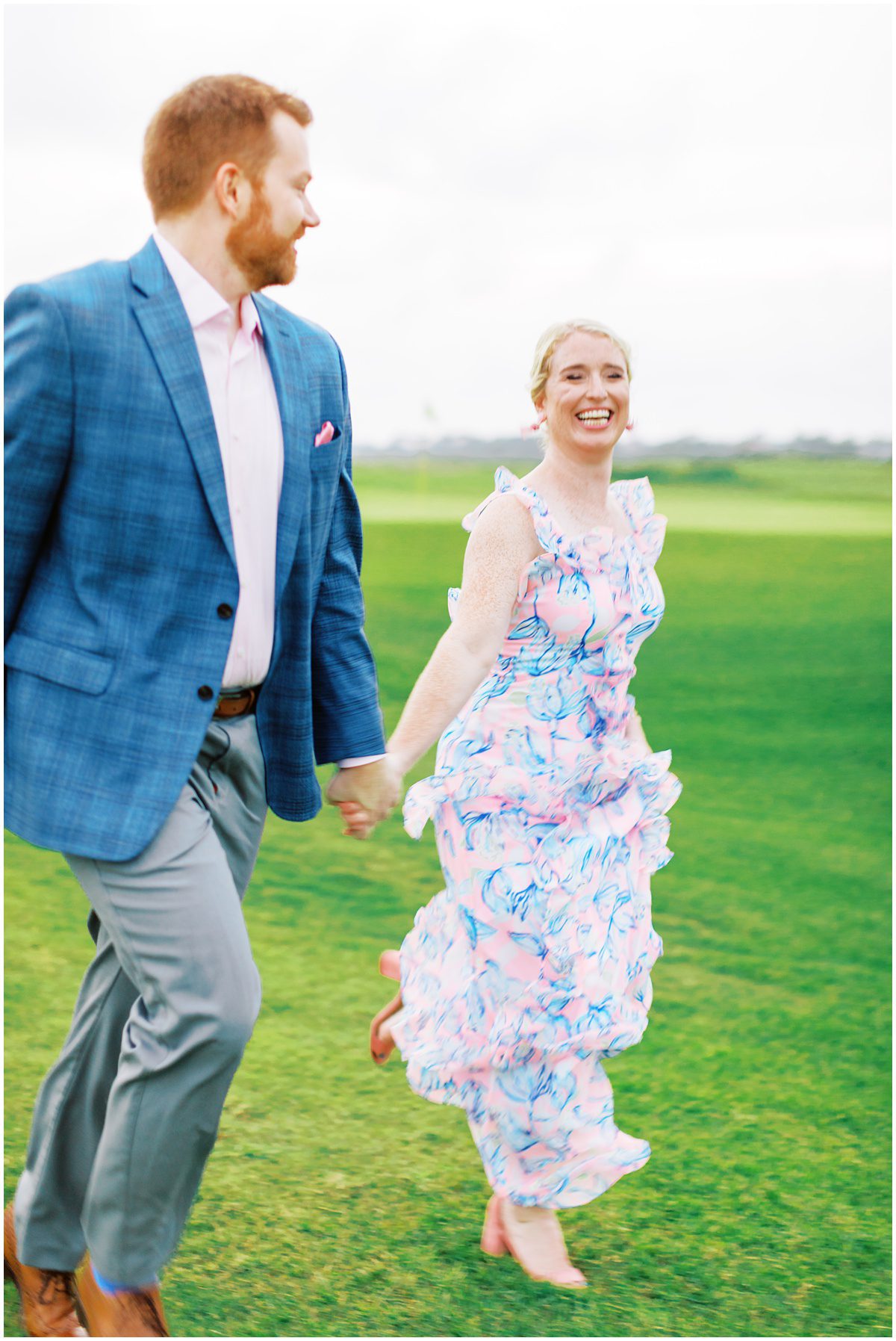 engagement photo outfit tips that will save you from stressing out