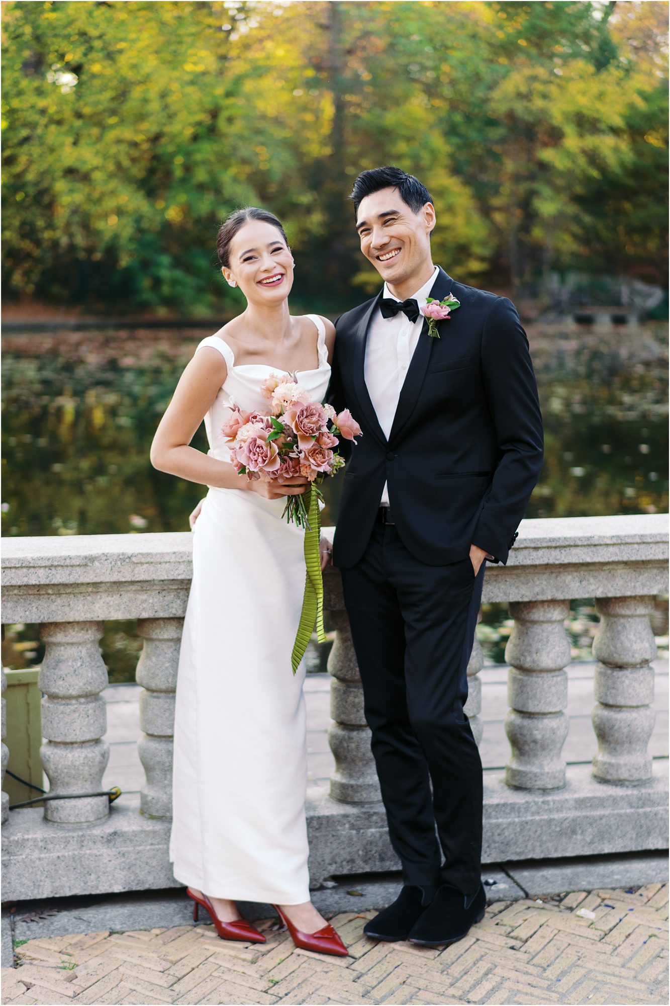 Classic wedding couple portrait outdoors by a Florida wedding photographer